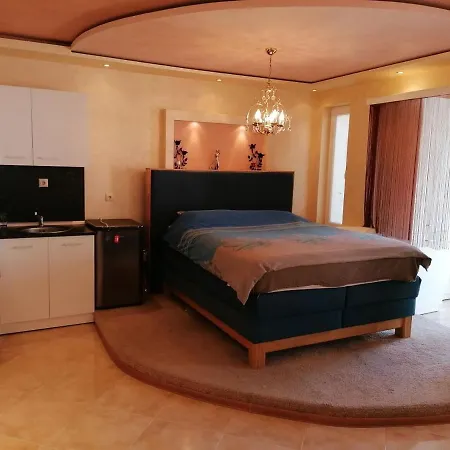 студио лукс ново 公寓